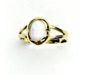 Zlatý prsten, žluté zlato, prstýnek ze zlata, bílý syntetický opál, T 1374 