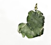 Přírodní vltavín, žluté zlato, vltavínový přívěsek, glyptika, žena, 6,24 g