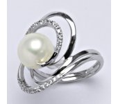 Prsten z bílého zlata, přírodní říční perla bílá, syntetický zirkon, váha 7,41 g, vel.60  