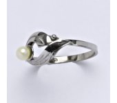 Prsten z bílého zlata, přírodní říční perla bílá, váha 1,92 g, vel.57  