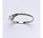 Zlatý prsten s briliantem (diamantem), bílé zlato 14 kt, váha 1,17 g VR 201