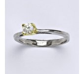 Zlatý prsten s čirým zirkonem,bílé a žluté zlato, 2,35 g, vel.55