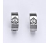 Náušnice z bílého zlata 14 karátů, syntetický zirkon, zapínání na patent, váha 4,14 g 