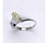 Prsten kombinace bílé a žluté zlato 14 karátů, syntetický zirkon, váha 3,68 g, vel.56