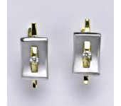 Zlaté náušnice, kombinace bílé a žluté zlato, syntetický zirkon, zapínání na patent, váha 3,89 g