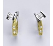 Zlaté náušnice, kombinace bílé a žluté zlato, syntetický zirkon, zapínání na patent, váha 4,44 g 