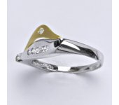 Zlatý prsten, kombinace bílé a žluté zlato, syntetický zirkon, váha 2,66 g, vel.56  