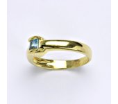 Prsten ze žlutého zlata 14 karátů, syntetický akvamarín, váha 3,25 g, vel.55,5 